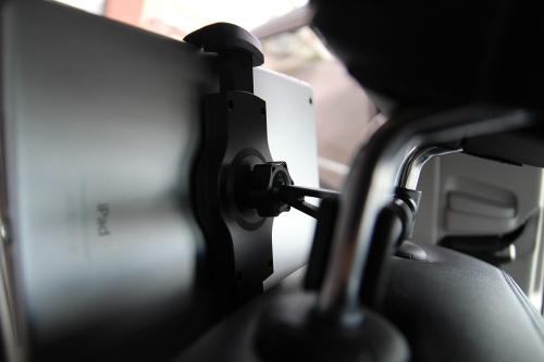 Nakkestøtteholder til iPad & lesebrett